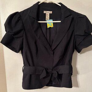 Sporty Women's Fitted Short Sleeve Blazer with Cinched Waist.